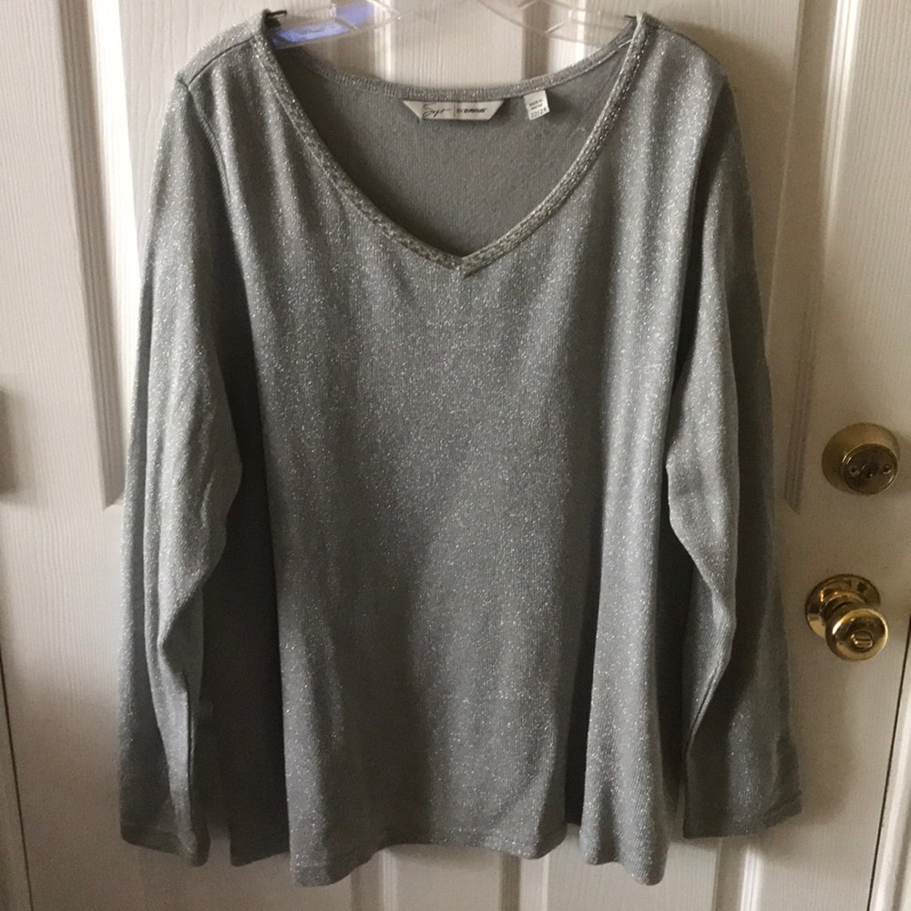 Silver metallic lightweight sweater/top. Plus size